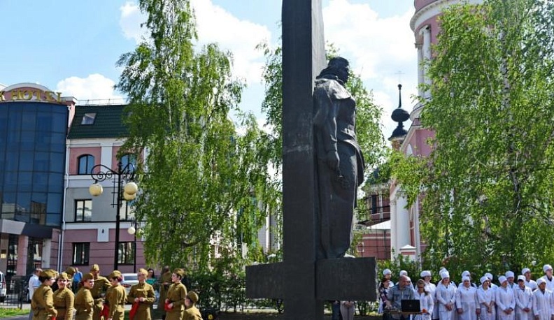 Память военных медсестер почтили в Калуге