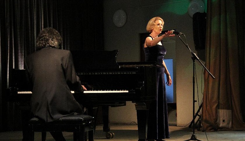 В калужском Доме музыки прошел «каминный» музыкальный вечер 