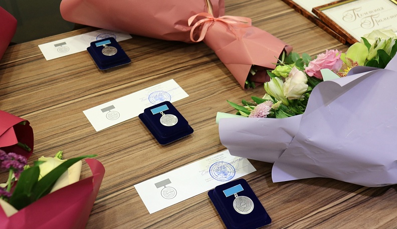 В Калуге наградили работников строительной сферы за участие в создании Дворца спорта