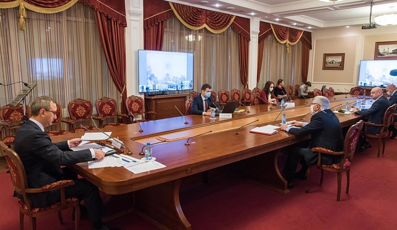 Владислав Шапша: «Экономика - это та база, на которой всё держится»