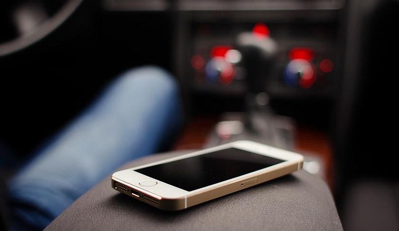 В Калуге таксист забрал себе забытый смартфон за 50 тысяч