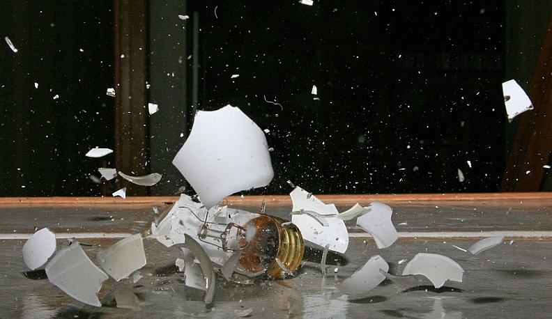 Житель Куйбышевского района напал на сожительницу с осколком люстры