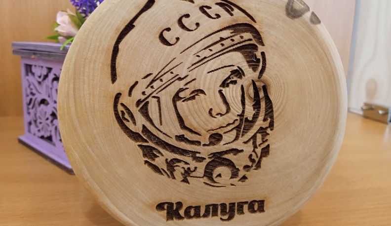 В калужском Доме мастеров показывают выставку «Ажурный мир дерева»