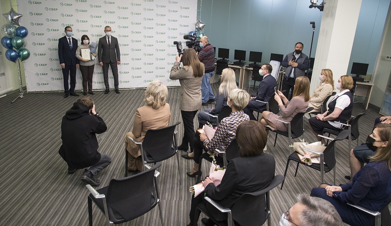 Владислав Шапша поздравил сотрудников Калужского отделения Сбербанка с 180-летием компании