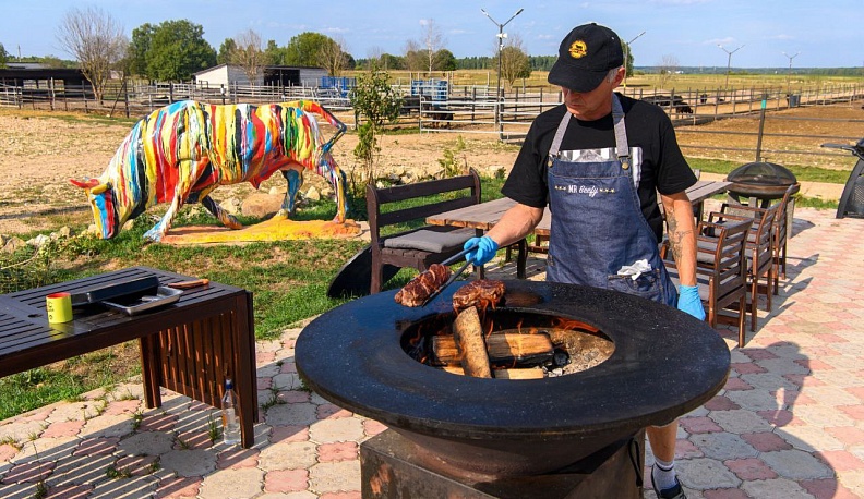 Владислав Шапша рассказал о посещении необычной семейной фермы в Медынском районе