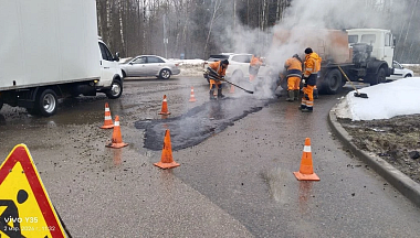 Яму на дороге в Обнинске заделали по просьбе жителя