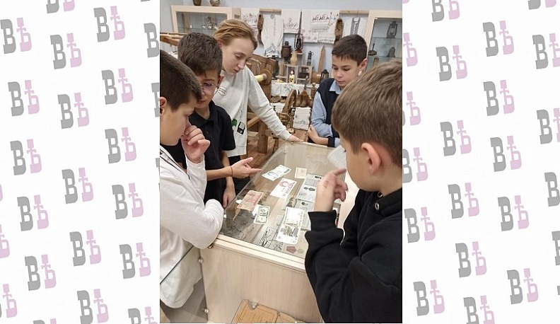 Износковские школьники попробовали себя в роли гидов и музейных работников