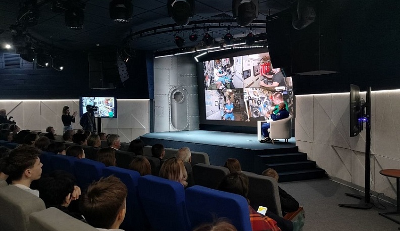 Калужанам рассказали, что космонавты видят рассветы и закаты 16 раз в сутки