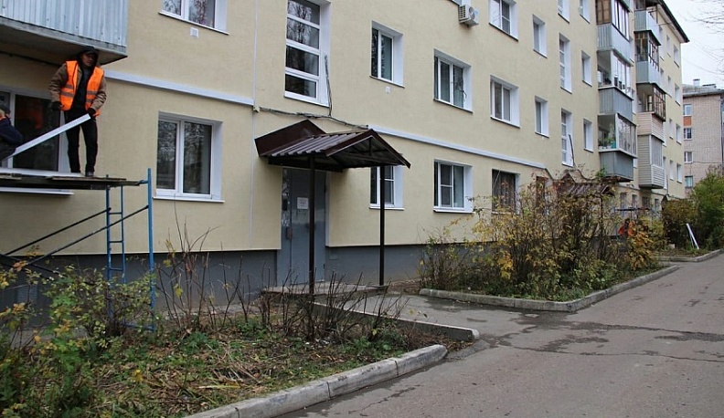 В Калуге затянувшийся капитальный ремонт дома на Суворова почти завершён