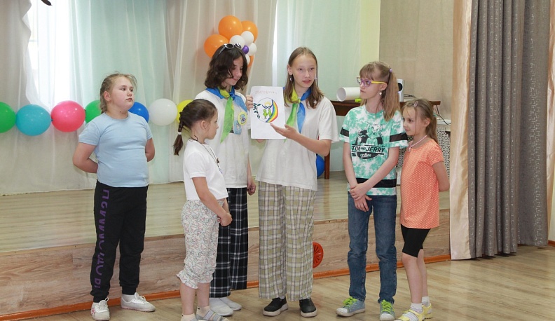 В Доме детского творчества Жиздры начал работу летний оздоровительный лагерь