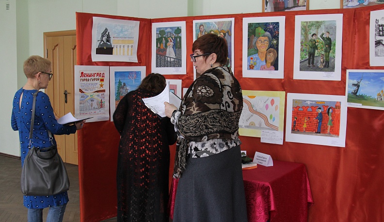 Юные калужане нарисовали Победу и прочитали о ней стихи