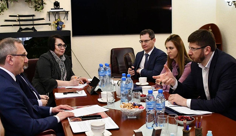 Владислав Шапша встретился с первым заместителем Минстроя РФ Александром Ломакиным