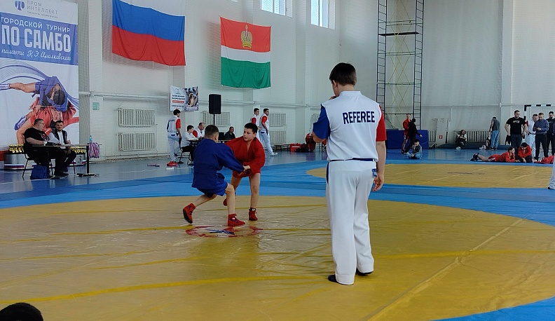 В Калуге самбисты почтили память Константина Циолковского