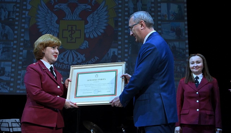 Владислав Шапша поздравил сотрудников санитарно-эпидемиологической службы России с юбилеем