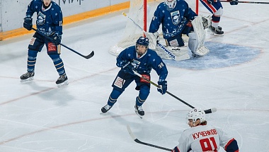 Калужские хоккеисты обыграли команду из Выборга