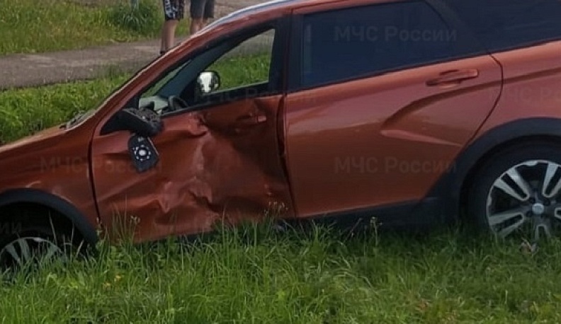 В Малоярославецком районе в аварию попали автомобиль и питбайк