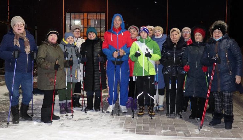 В Мещовске организованы две группы любителей скандинавской ходьбы