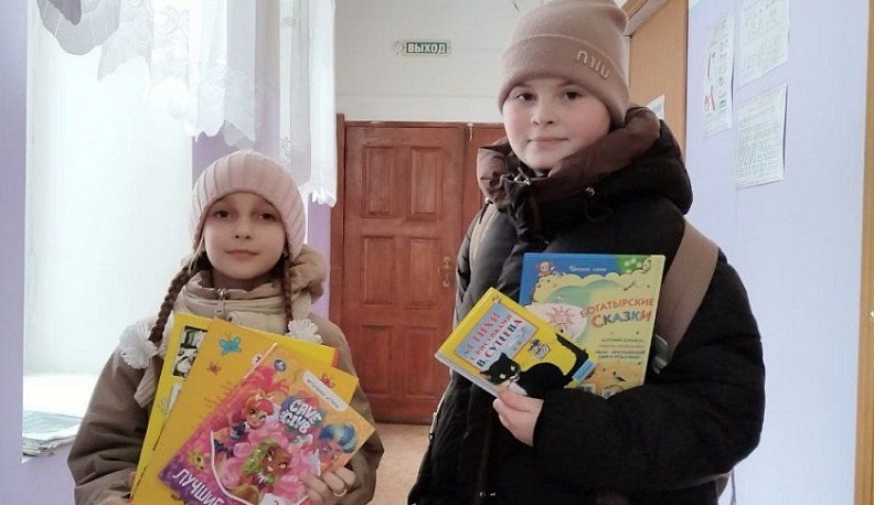 Жители Мосальска поддержали акцию по сбору книг для библиотек ДНР и ЛНР
