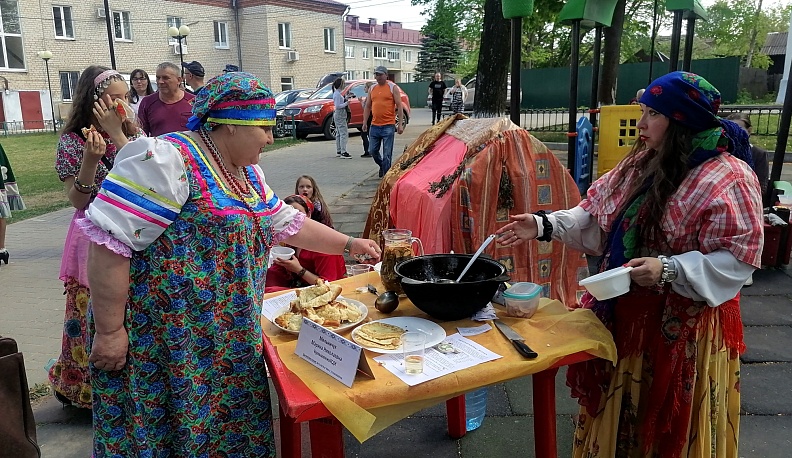 В Думиничах прошёл районный фестиваль «В семье большой, в семье единой»