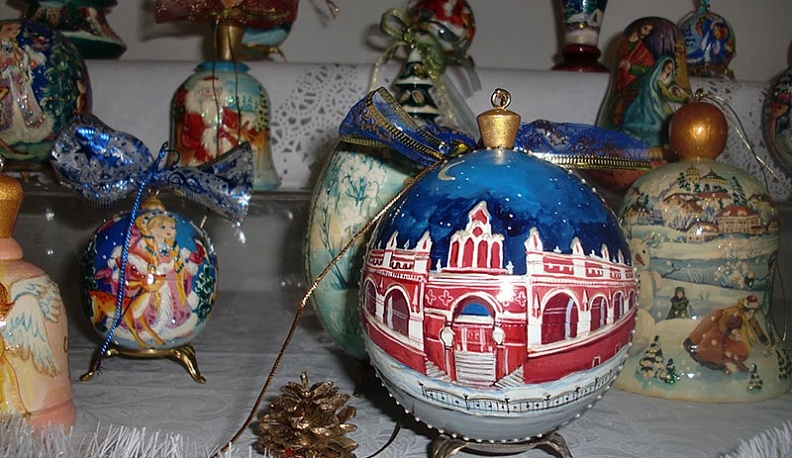 В калужских палатах Коробовых калужане могут увидеть рождественские яйца