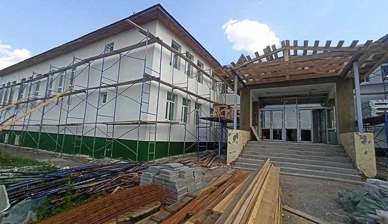 Губернатор Владислав Шапша поручил минобру заняться капитальным ремонтом школ