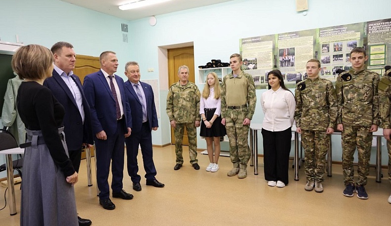 Геннадий Новосельцев оценил реализацию программы наказов «Единой России» в Мещовском районе