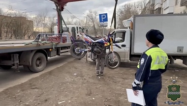 Калужские подростки без прав и шлемов лишились мотоцикла