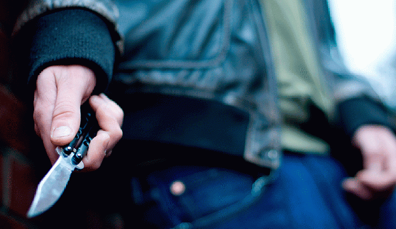 В Людинове два юноши из неприязни ограбили мужчину