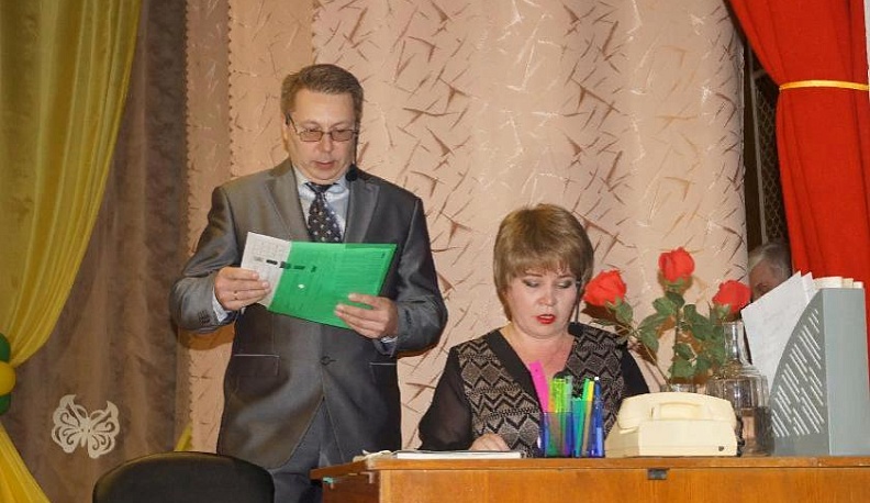 «Служебный роман» со «Свечой»