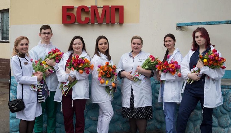 В Калужской области Волонтеры-медики лично поздравят врачей с профессиональным праздником 