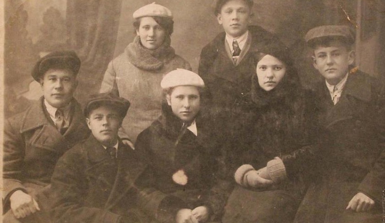 Он перо на винтовку сменил…