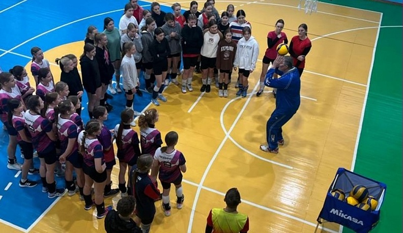 Олимпийский призер провел мастер-класс для юных спортсменов в Людинове