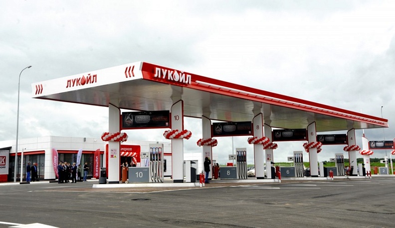 В Калужской области топливо дешевеет быстрее, чем в среднем по России