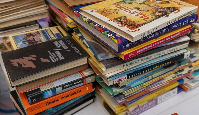 К акции по сбору книг для детских библиотек Луганска и Первомайска присоединились редакции районных газет Калужской области