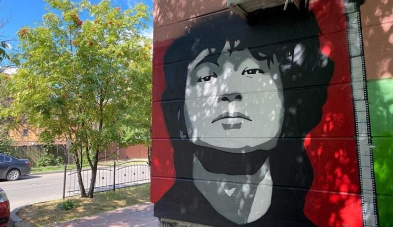 В центре Калуги появилось граффити с Виктором Цоем 