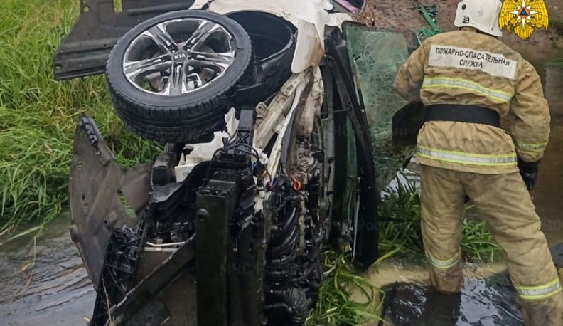 В Малоярославецком районе иномарка улетела с моста в реку