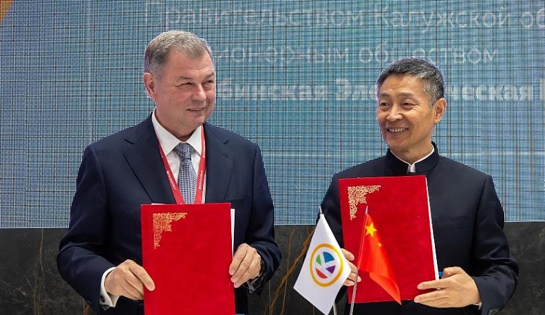 Из Питера – с контрактами и договорами