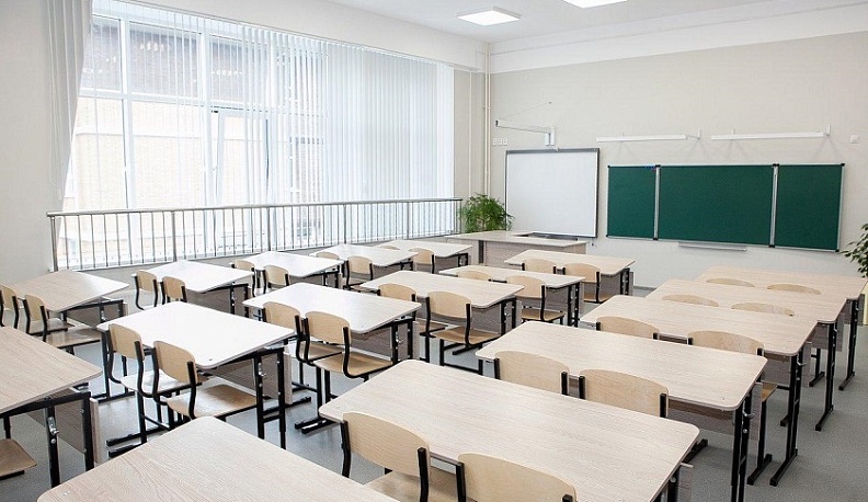 В Калужской области пять школ и 46 классов перевели на дистанционку