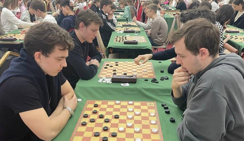 Калужанин стал победителем Первенства России по шашкам