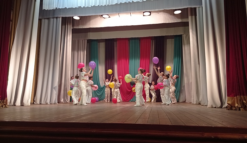 В Людинове прошёл открытый районный фестиваль творческих коллективов