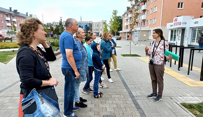 В нашей области много замечательных экскурсоводов.  В их числе те, кто работает в Калуге, Обнинске, Малоярославце, Тарусе, Боровске. Составим свой рейтинг лучших?