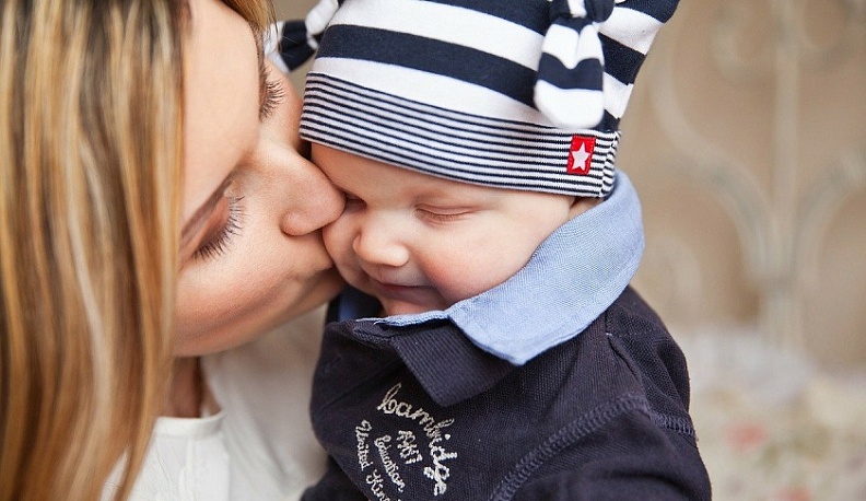 Депутаты областного Заксобрания поздравили калужских мам с праздником