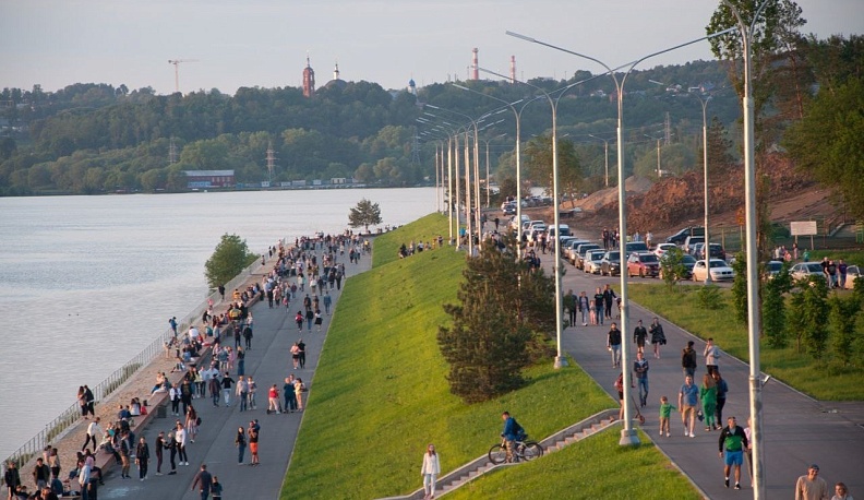 В Калуге продолжают благоустраивать набережную Яченского водохранилища 