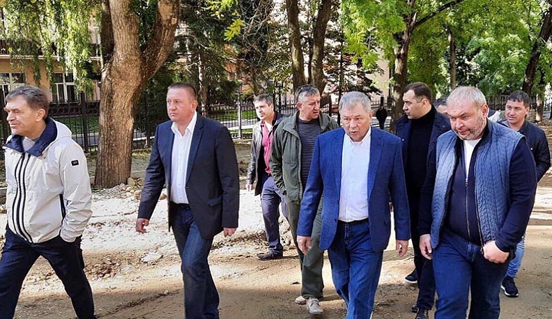 Анатолий Артамонов в Кисловодске посетил строящиеся объекты города-курорта
