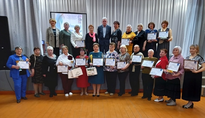 В Дзержинском округе прошел конкурс чтецов 