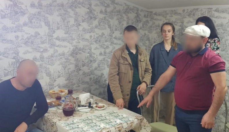 В Калужской области гражданин Таджикистана попал под следствие за попытку дать взятку