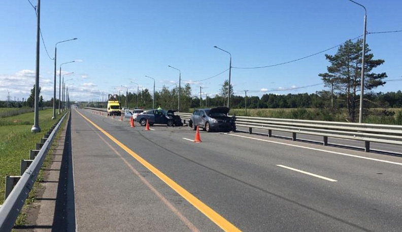 Женщина погибла при столкновении трех машин в Калужской области
