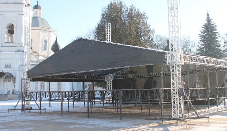 В Тарусе появилась новая профессиональная сцена