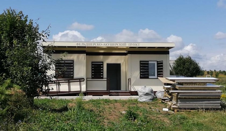 В деревне Похвиснево завершен монтаж здания модульного ФАПа.