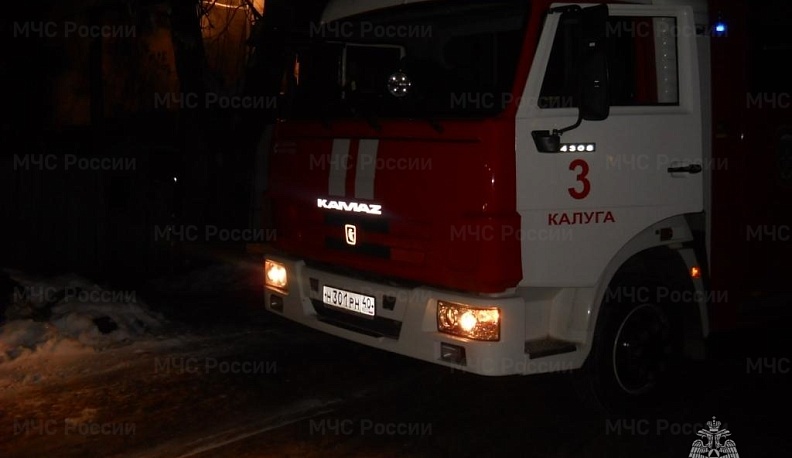 В одной из многоэтажек в Калуге загорелся лифт